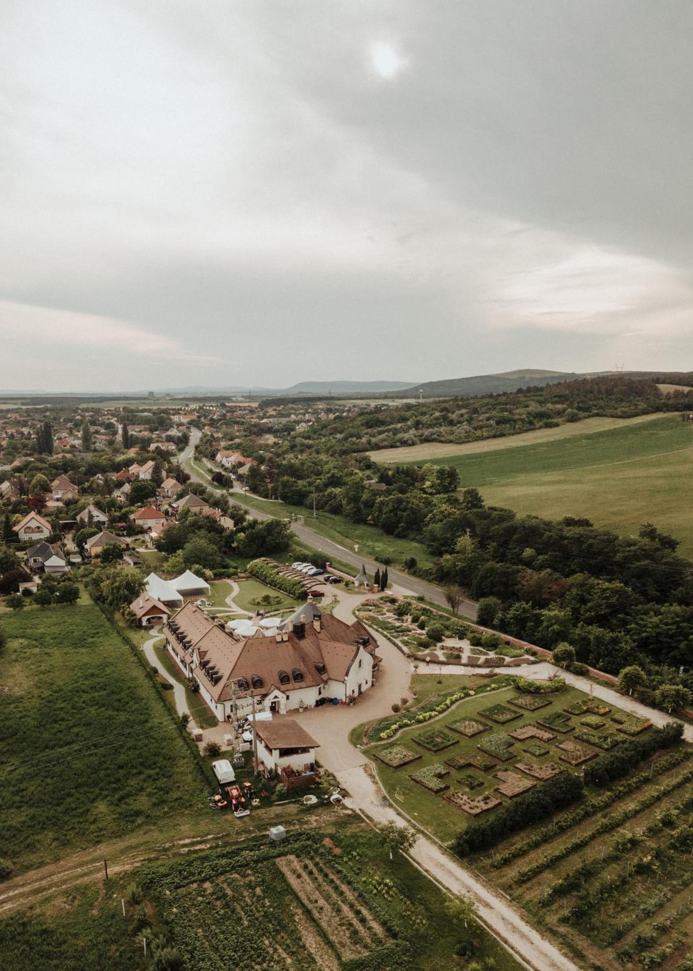 Fiastyúk Udvarház Csor Exterior foto